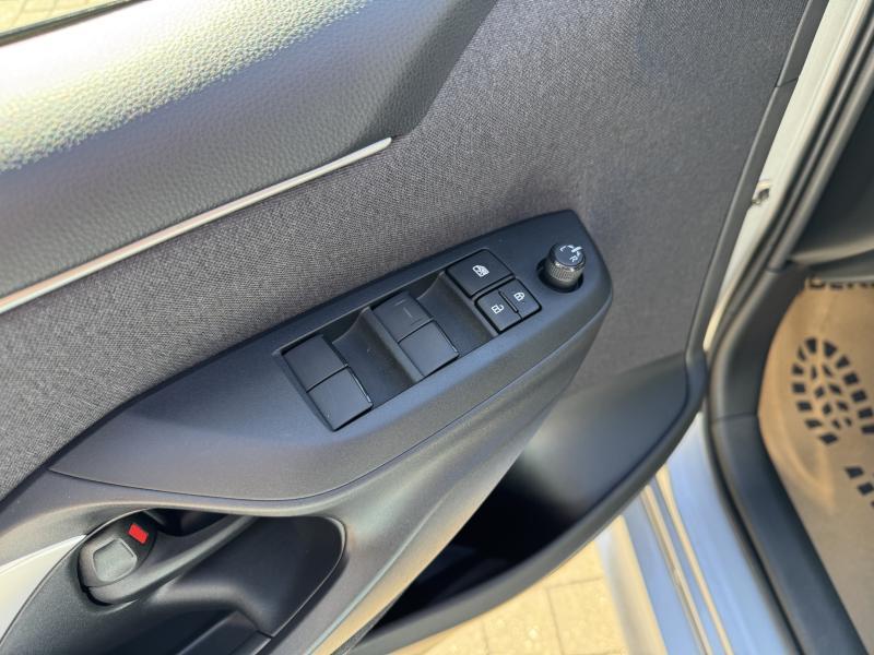 Toyota Yaris 1.5 HYBRID ICONIC - photo 16