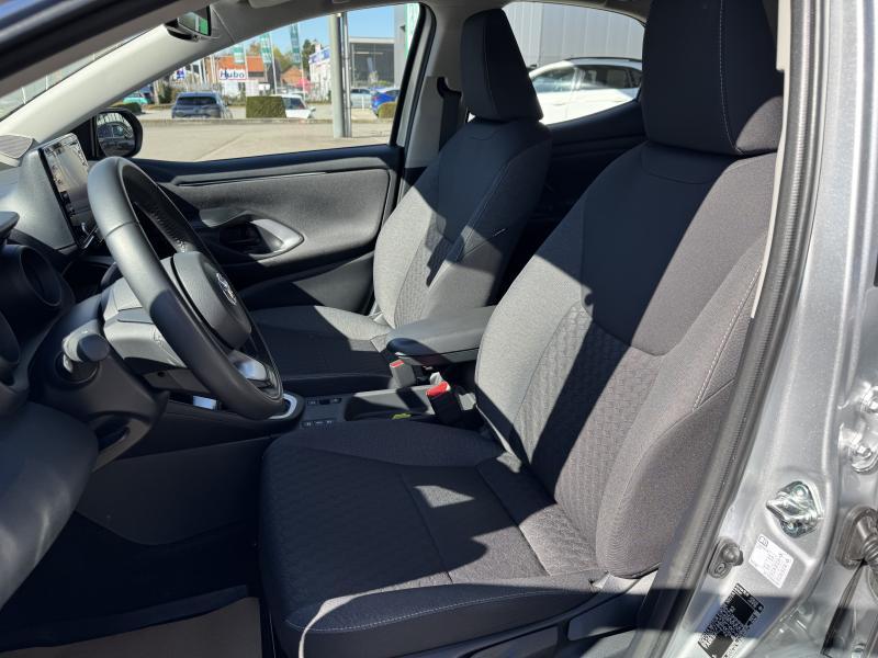 Toyota Yaris 1.5 HYBRID ICONIC - photo 12