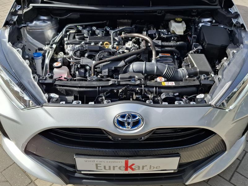 Toyota Yaris 1.5 HYBRID ICONIC - photo 18