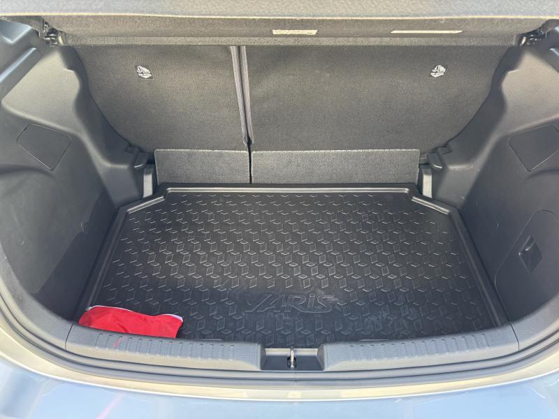 Toyota Yaris 1.5 HYBRID ICONIC - photo 17