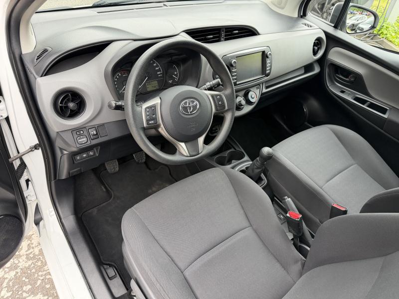 Toyota Yaris 1.0 VVT-i Young - photo 12