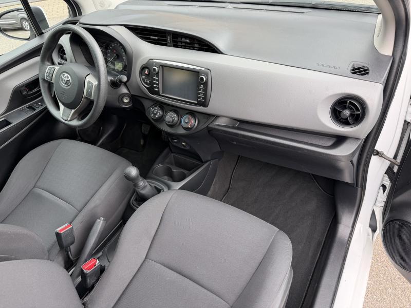 Toyota Yaris 1.0 VVT-i Young - photo 14