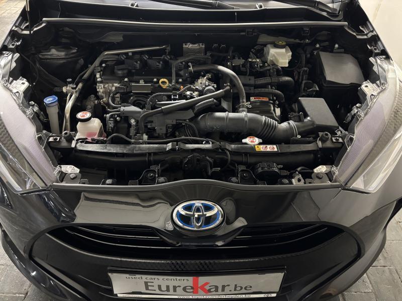 Toyota Yaris 1.5 HYBRID Iconic - photo 17