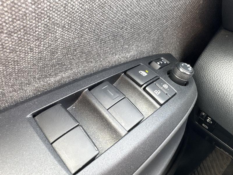 Toyota Yaris 1.5 HYBRID ICONIC - photo 18