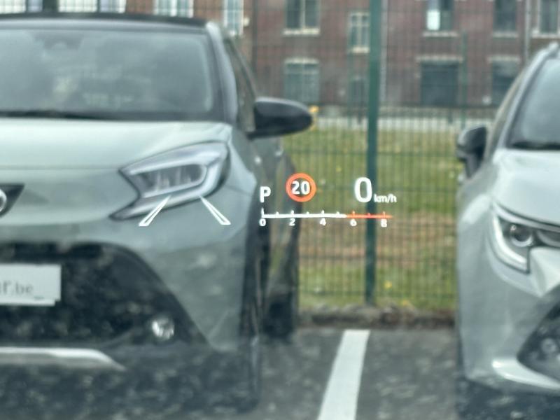 Toyota Yaris 1.5 HYBRID ICONIC - photo 19