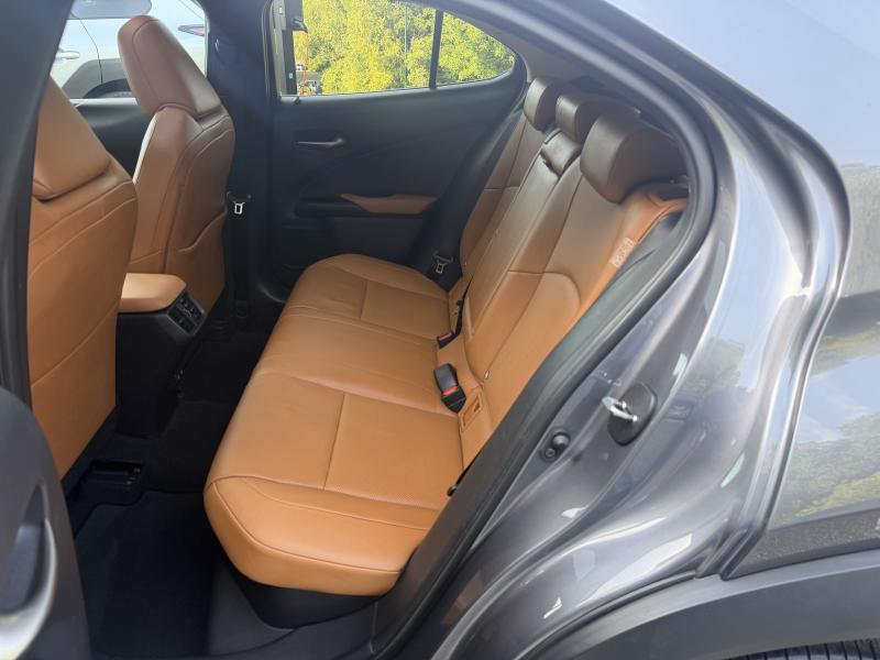 Lexus UX 250h 2.0L Hybrid CVT Privilege line - photo 15