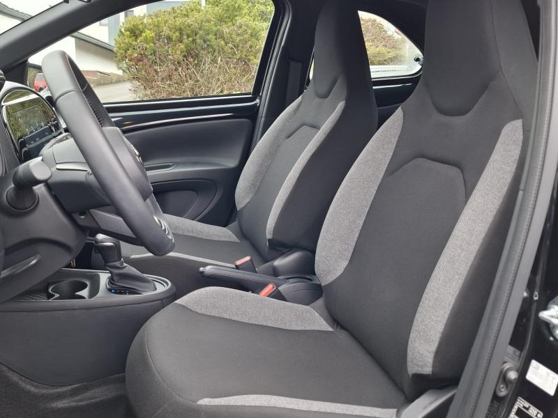 Toyota Aygo X 1.0 VVT-I X PLAY CVT - photo 11