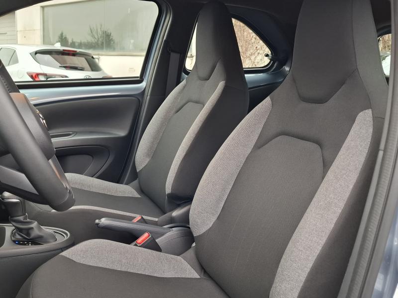 Toyota Aygo X 1.0 VVT-I X-PLAY - photo 11