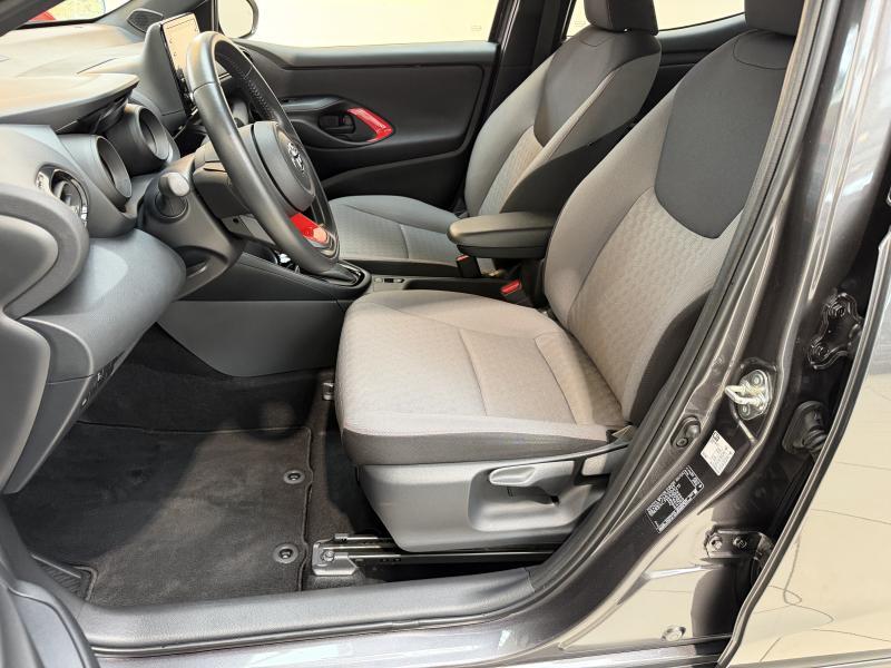 Toyota Yaris 1.5 Hybrid e-CVT Tokyo Spirit - photo 12