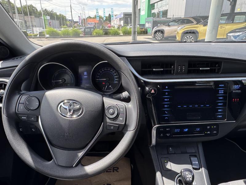 Toyota Auris 1.8 Hybrid - photo 6