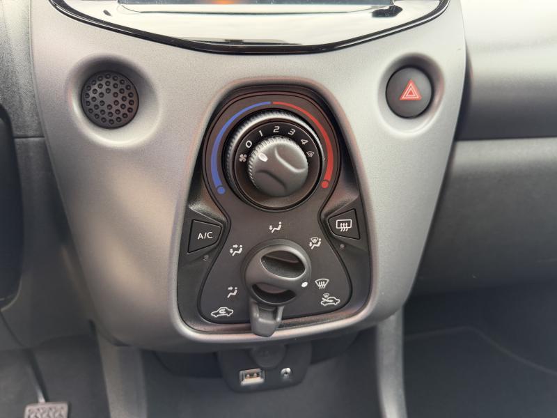 Toyota Aygo 1.0 VVT-I X-PLAY - photo 11