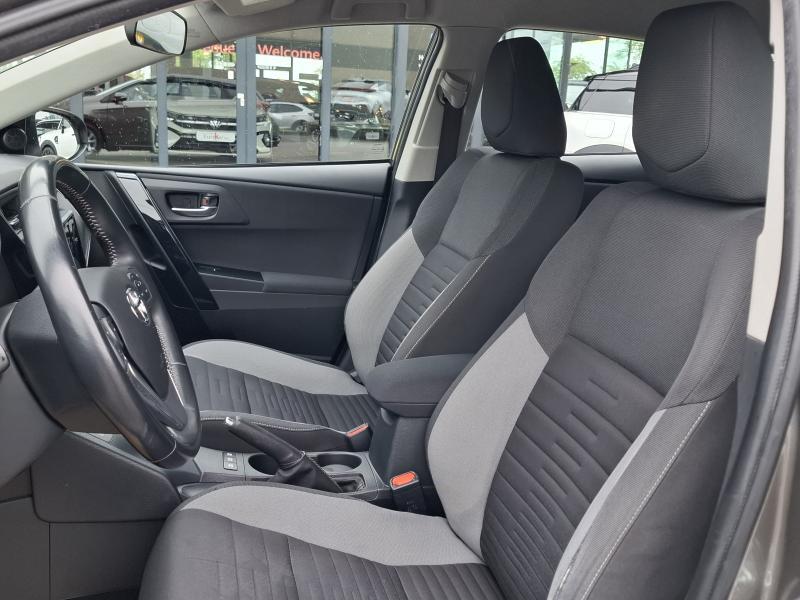 Toyota Auris 1.8 HYBRID COMFORT - photo 11