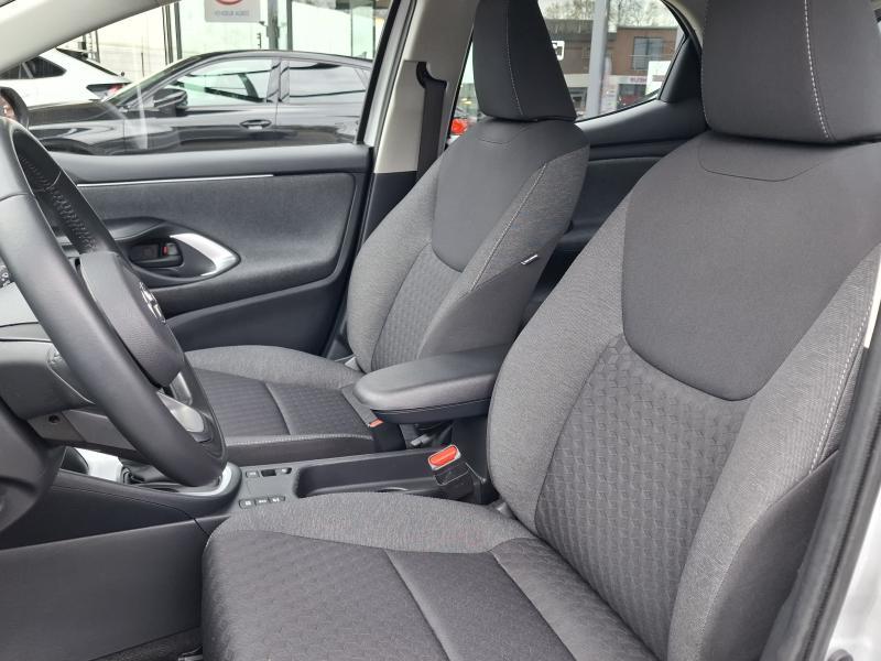Toyota Yaris 1.5 HYBRID CVT ICONIC - photo 12