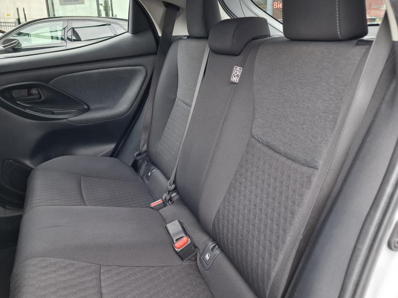 Toyota Yaris 1.5 HYBRID CVT ICONIC - photo 14