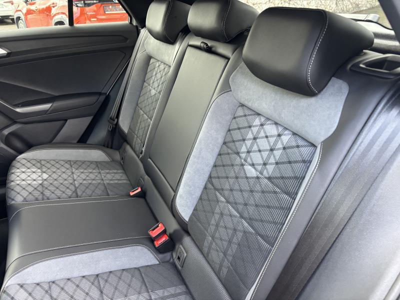 Volkswagen T-Roc 1.5 TSI DSG R-LINE - photo 17