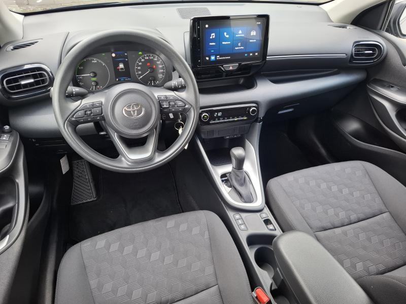 Toyota Yaris 1.5 HYBRID E-CVT - photo 13