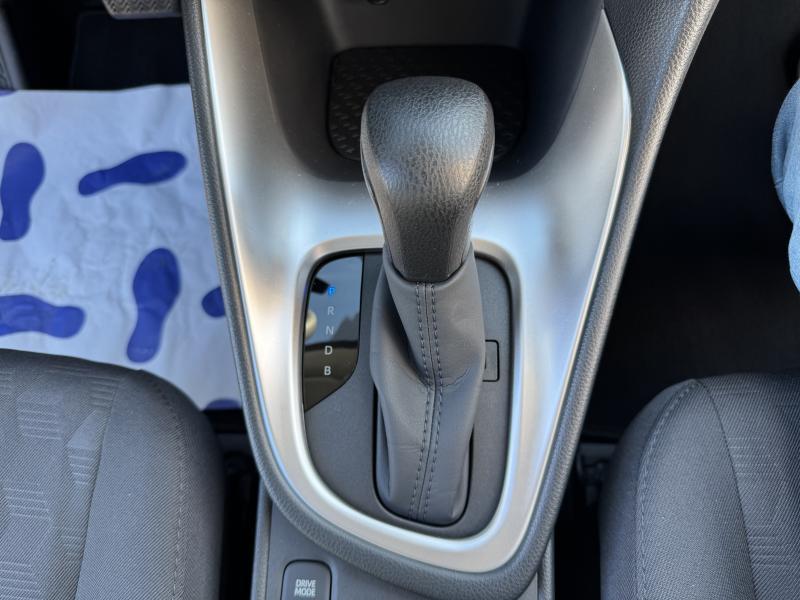 Toyota Yaris 1.5 HYBRID E-CVT - photo 8