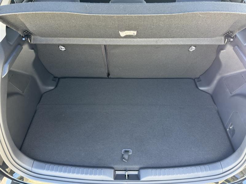 Toyota Yaris 1.5 HYBRID E-CVT - photo 17