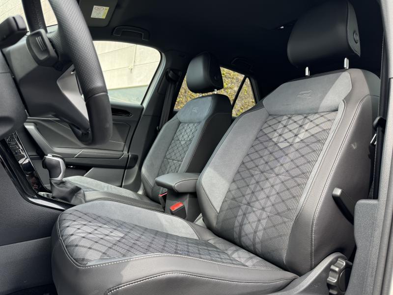 Volkswagen T-Roc 1.5 TSI DSG R-LINE - photo 14
