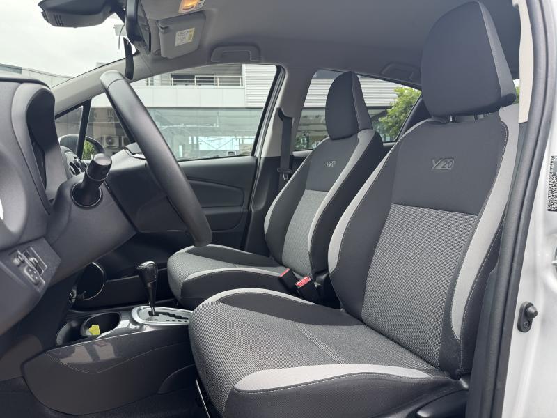 Toyota Yaris 1.5 HYBRID Y20 - photo 12