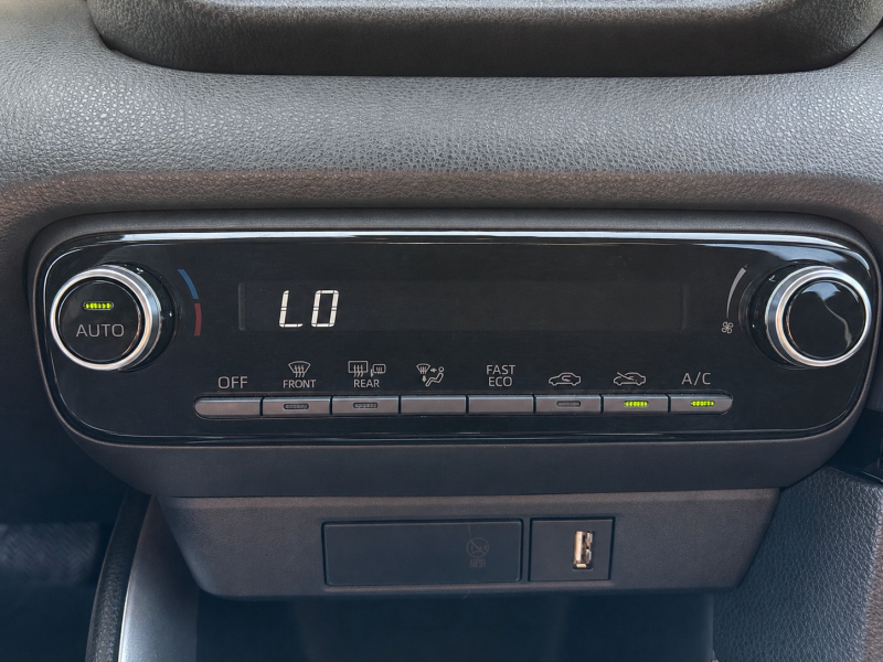 Toyota Yaris 1.5 HYBRID ICONIC - photo 11