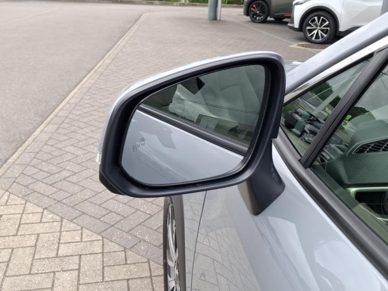 Toyota Corolla Cross 1.8 HYBRID STYLE COMFORT PACK - photo 17