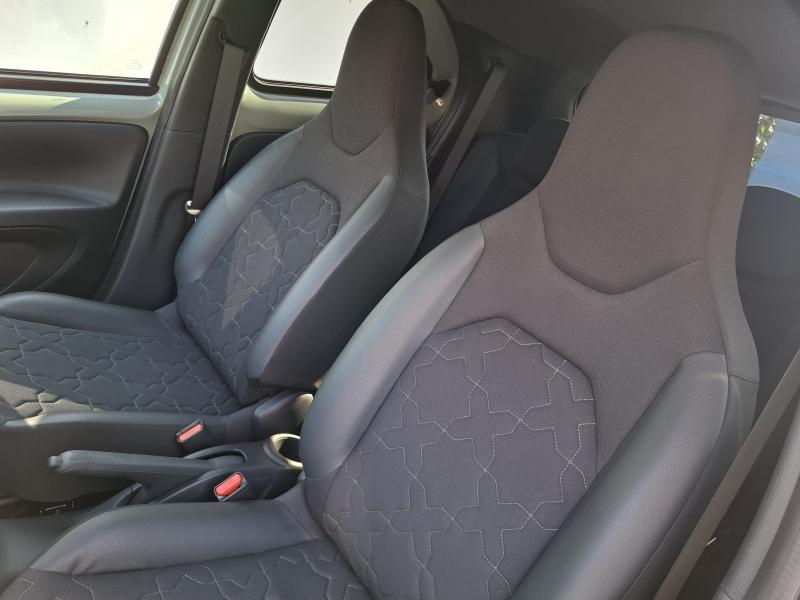 Toyota Aygo X 1.0 VVT-I ENVY - photo 14