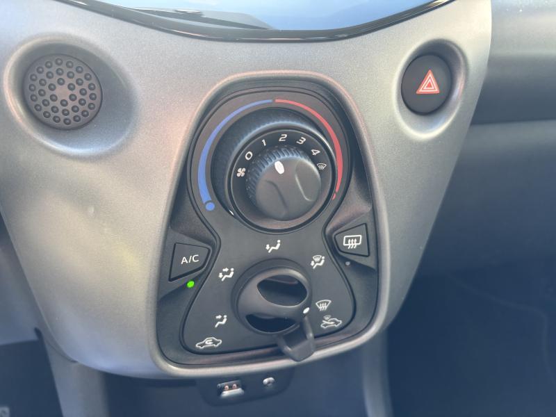 Toyota Aygo 1.0 VVT-I X-PLAY - photo 9