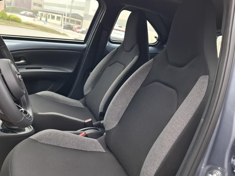 Toyota Aygo X 1.0 VVT-I PLAY CVT - photo 11