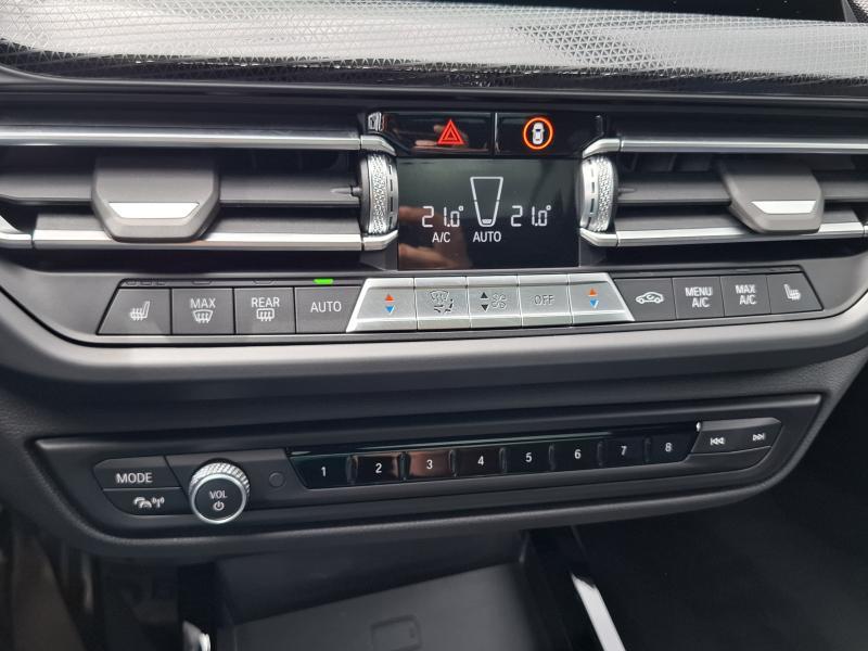 BMW Serie 1 118 1.5i PACK M - photo 8