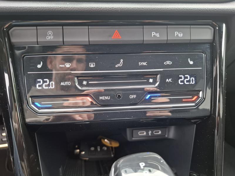 Volkswagen T-Roc 1.5 TSI R-LINE DSG - photo 10