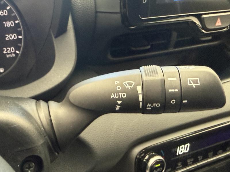 Toyota Yaris 1.5 HYBRID Dynamic - photo 14