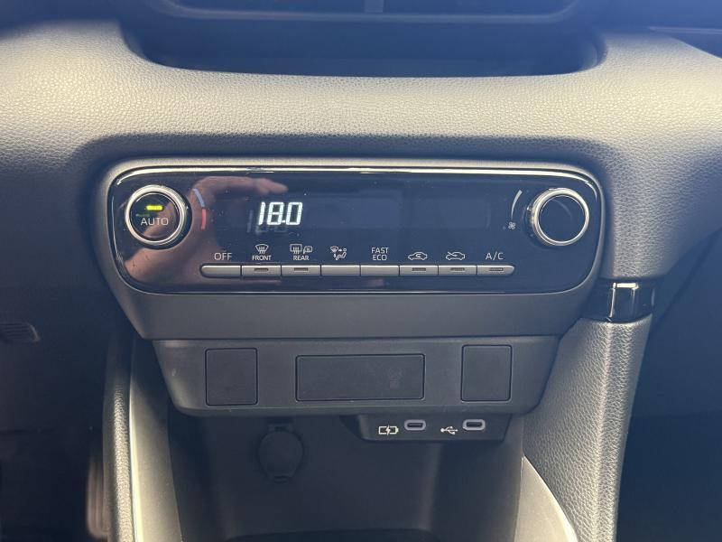 Toyota Yaris 1.5 HYBRID Dynamic - photo 11