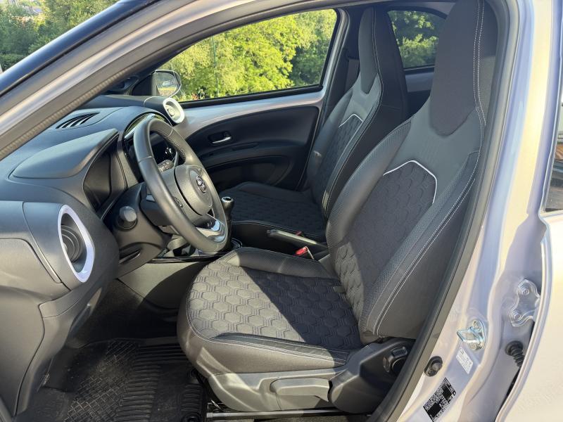 Toyota Aygo X 1.0 VVT-I JBL Edition - photo 12