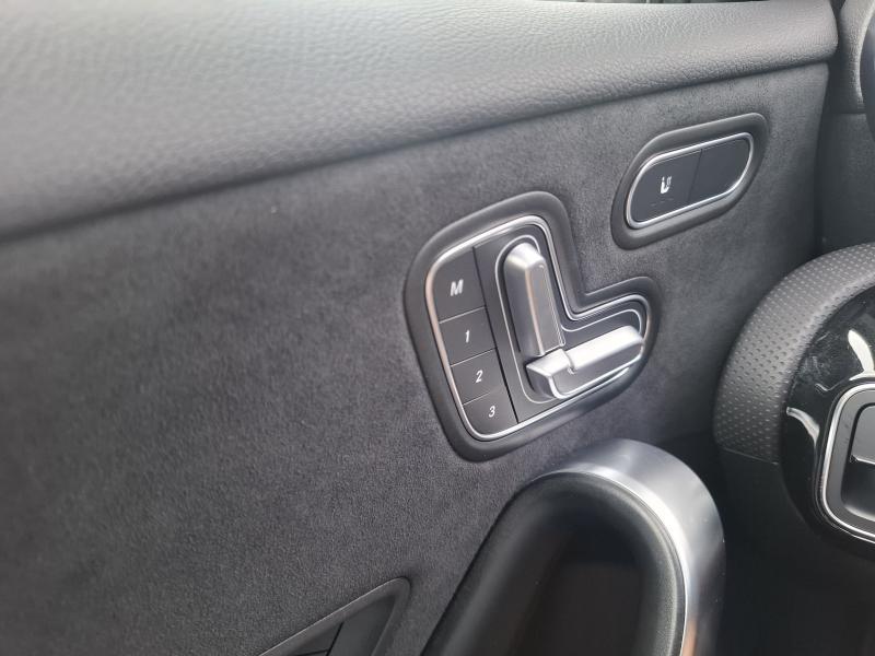 Mercedes-Benz A 180 1.3i PACK AMG - photo 19