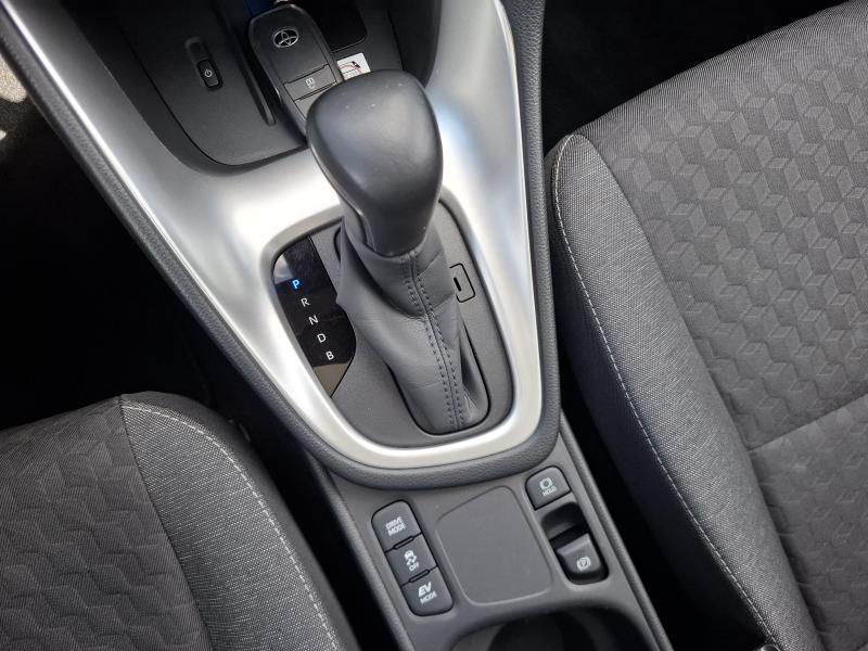 Toyota Yaris 1.5 HYBRID ICONIC - photo 9