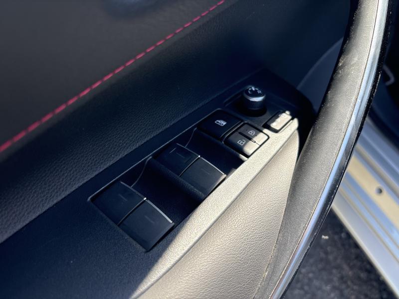 Toyota Corolla TS 1.8 Hybrid Premium - photo 19