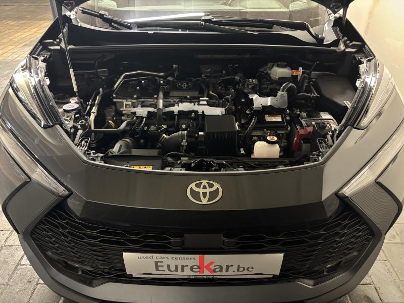 Toyota C-HR 1.8 Hybrid DYNAMIC + - photo 17