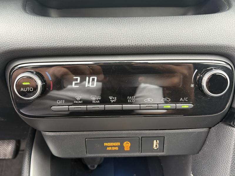 Toyota Yaris 1.5 HYBRID ICONIC - photo 11