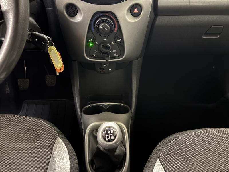 Toyota Aygo 1.0 VVT-i PLAY - photo 12