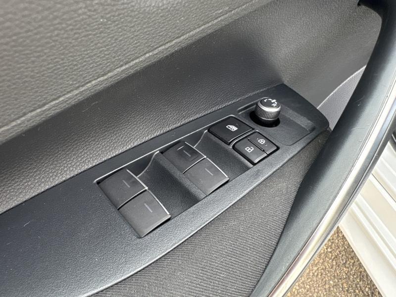 Toyota Corolla 1.8 HYBRID DYNAMIC - photo 18