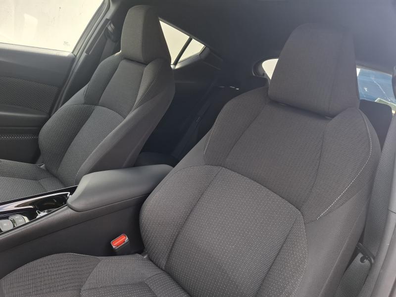 Toyota C-HR 1.8 HYBRID - photo 12