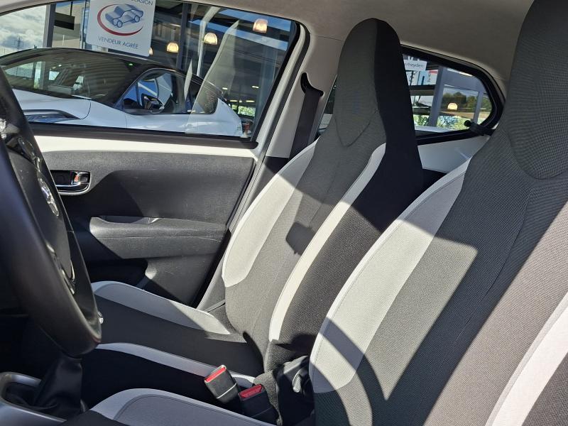 Toyota Aygo 1.0 VVT-i X-PLAY - photo 12