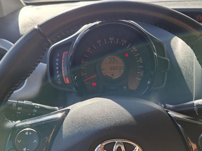 Toyota Aygo 1.0 VVT-i X-PLAY - photo 6