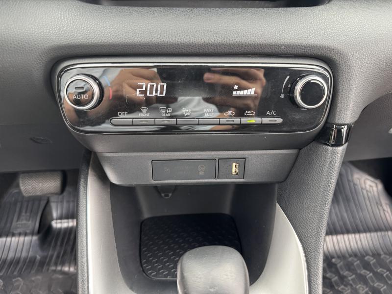 Toyota Yaris 1.5 HYBRID Dynamic - photo 9