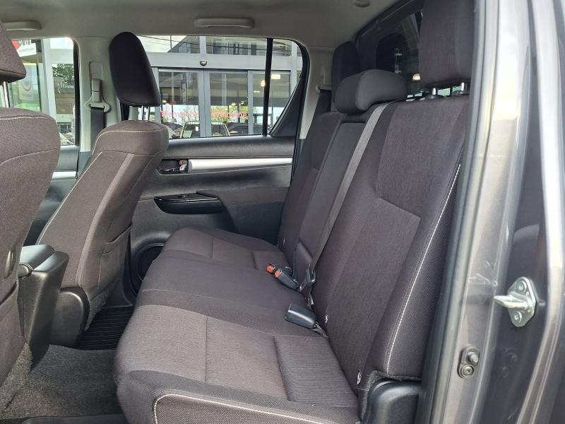 Toyota Hilux 2.4 D4D Comfort - photo 13