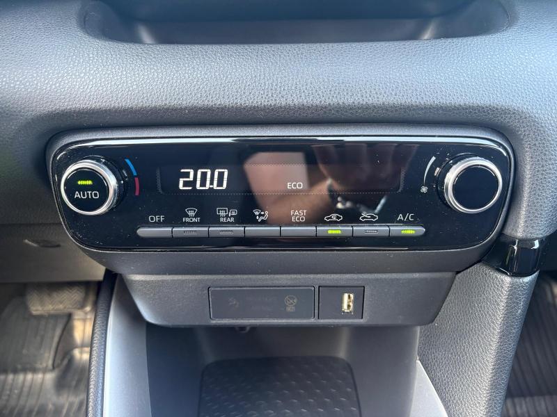 Toyota Yaris 1.5 Hybrid Yaris e-CVT - photo 9
