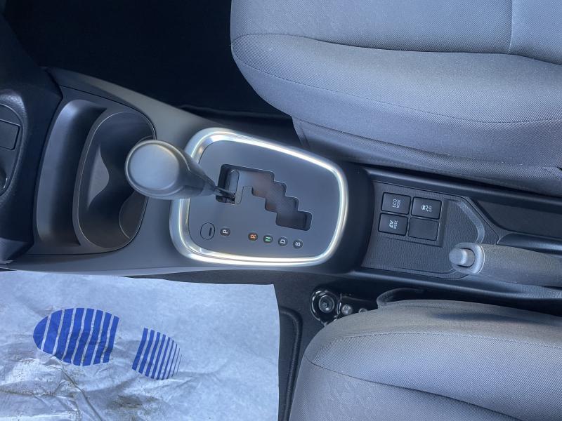 Toyota Yaris 1.5 HYBRID - Eurekar - photo 8