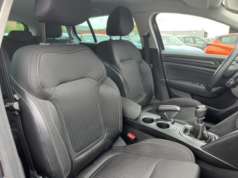 Renault Mégane 1.2i - Eurekar - photo 14
