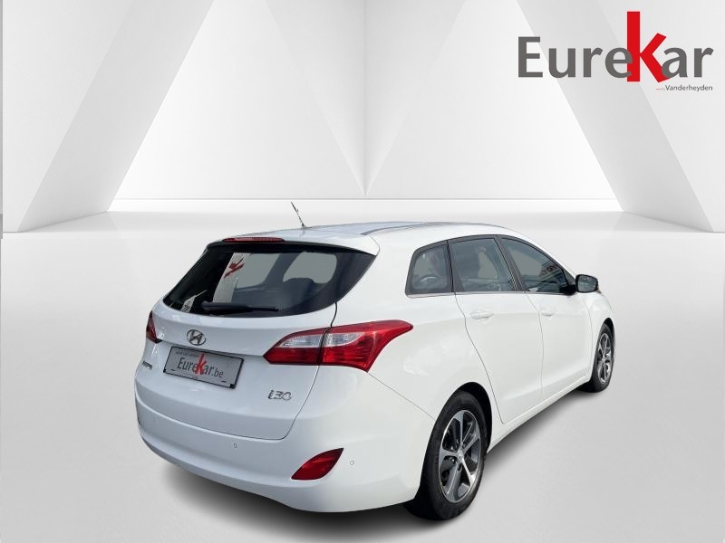 Hyundai i30 1.6i - Eurekar - photo 5